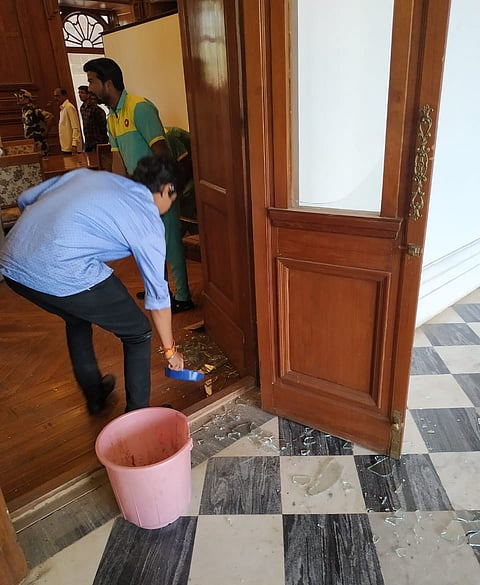 अभाविपकडून पुणे विद्यापीठात तोडफोड: आमदार रोहित पवार यांनी केला तीव्र शब्दांत निषेध