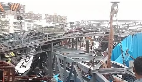 दुर्दैवी घटना: पिंपरी चिंचवडमधील रावेतमध्ये होर्डिंग कोसळून सहा जणांचा मृत्यू