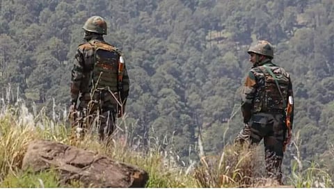 Jammu And Kashmir: ‘LOC’ वर पाकिस्तानकडून घुसखोरी; भारतीय लष्कराचा जोरदार पलटवार, एकजण ठार