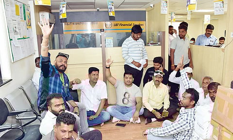 नगर : फायनान्स कंपनीने परस्पर विकला ट्रॅक्टर