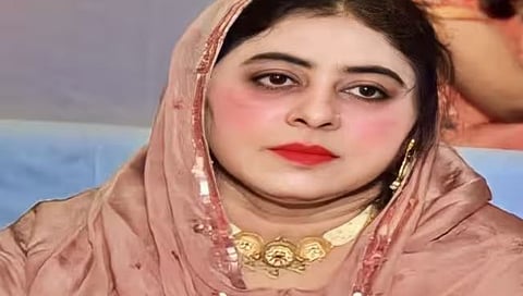 Lady don shaista parvin