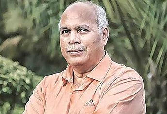 पुणे : लक्ष्मीकांत देशमुख यांचा राजीनामा मागे