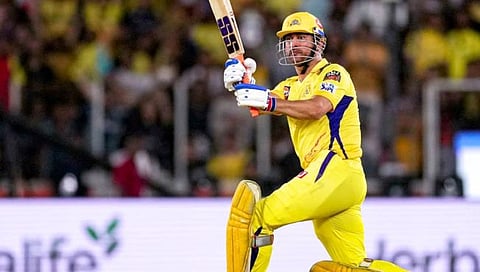 MS Dhoni Video : चेन्नईमध्ये धोनीने सलग दोन षटकार ठोकून केला खास विक्रम