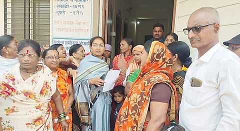 राहुरी खु. ग्रामपंचायतीवर काढला मोर्चा