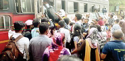 पुणेकर पर्यटनासाठी ’टेक ऑफ मोड’वर