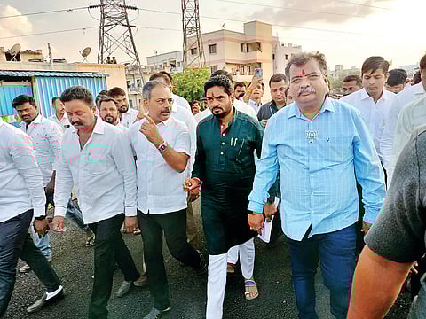 मांजरीतील उड्डाणपूल पूर्ण करा; सार्वजनिक बांधकाममंत्री रवींद्र चव्हाण यांचा आदेश