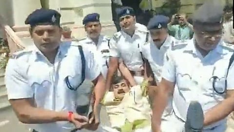 बिहार विधानसभेत गदारोळ; भाजप आमदाराला मार्शलने उचलून बाहेर काढलं (व्हिडिओ)