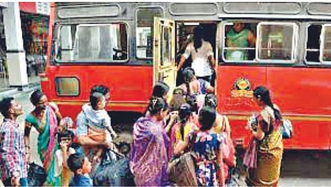 नगर : एसटी महामंडळाची लालपरी हाऊसफुल