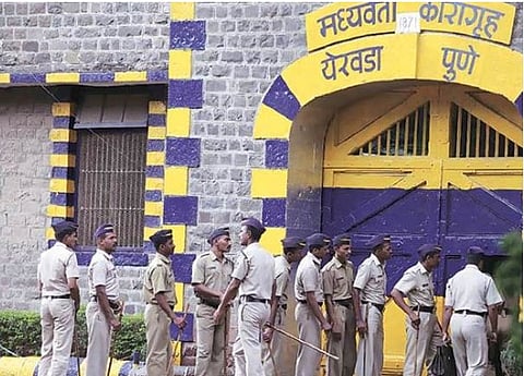 पुण्यातील येरवडा कारागृहात तुंबळ हाणामारी; दोन कैदी जबर जखमी