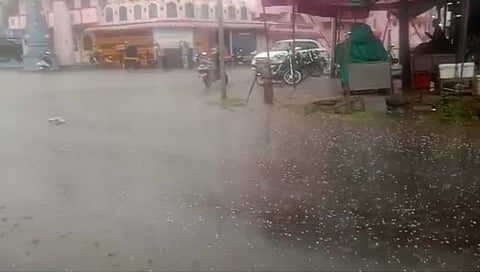 जालना शहरासह तालुक्यात वादळी वाऱ्यासह गारपिटीचा तडाखा