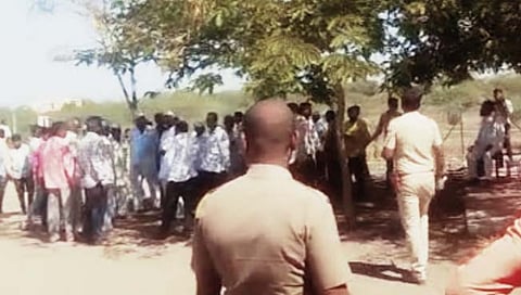 जालना: माजीमंत्री राजेश टोपे यांच्या गावात मतदानावेळी राष्ट्रवादी- भाजपमध्ये राडा