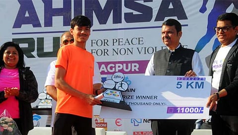 नागपूर : उपमुख्यमंत्र्यांच्या उपस्थितीत विश्वविक्रमी अहिंसा दौडचा समारोप