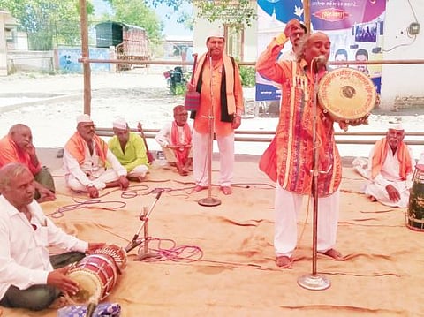 काळाच्या ओघात कलगी-तुर्याकडे श्रोत्यांची पाठ