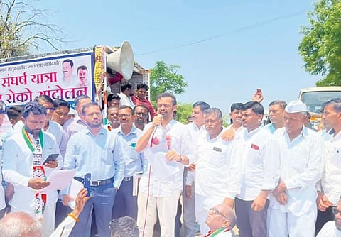 सरसकट पंचनामे करून नुकसारभरपाई द्या : डॉ.क्षितिज घुले