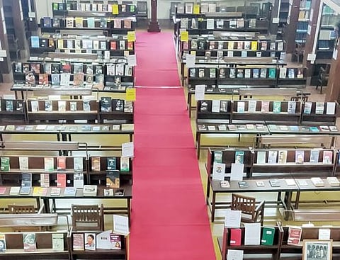 जागतिक पुस्तक दिन विशेष : अनेक पिढ्या घडविणारे जयकर ज्ञान स्रोत केंद्र !