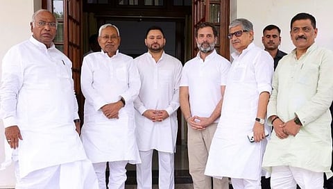 नितीश कुमार यांनी घेतली राहुल गांधींची भेट; विरोधी पक्षांच्या हालचालींना वेग