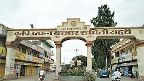 राहुरीकरांचा स्थानिक नेत्यांवरच दृढ विश्वास