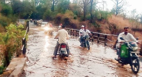 पुणे : शिवगंगा खोर्यात अवकाळीचा तडाखा विजांचा कडकडाट, गारांचा वर्षाव
