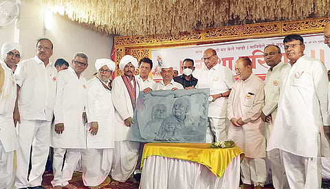 धर्माच्या नावाखाली फसवणूक करणार्यांचा मुखवटा सर्वांसमोर आणा : माजी केंद्रीय कृषिमंत्री शरद पवार