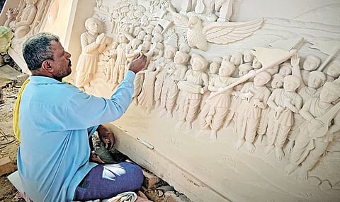 अयोध्येत राम मंदिर घडविणारे हात साकारताहेत संत तुकोबांचे मंदिर