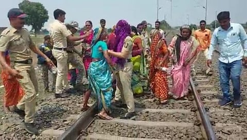 नाशिकच्या पानेवाडीत बारसूची पुनरावृत्ती, पेट्रोलियम कंपनीच्या भूसंपादनाला शेतकऱ्यांचा विरोध