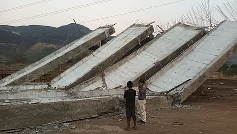 Nashik : समृध्दी महामार्गावरील पूल कोसळला, इगतपुरी तालुक्यातील घटना