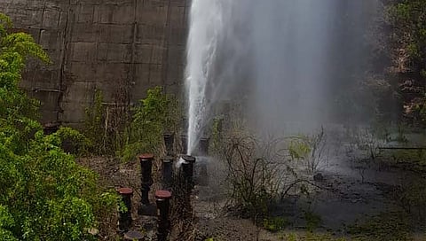 सांगली : टेंभू योजनेच्या जलवाहिनीला गळती; हजारो लिटर पाणी वाया