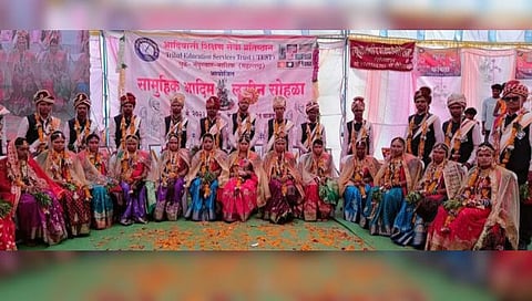 धुळे : आमखेलला सामुदायिक विवाह सोहळ्यात पंधरा जोडपी विवाहबद्ध