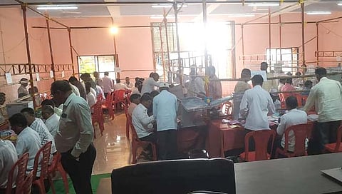 कोल्हापूर : शेतकरी खरेदी-विक्री संघाच्या निवडणुकीत संस्था गटात सत्ताधारी आघाडीचा सात जागांवर विजय