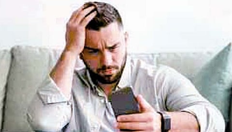 देशात चारपैकी तीन व्यक्ती ’नोमोफोबिया’ने ग्रस्त!