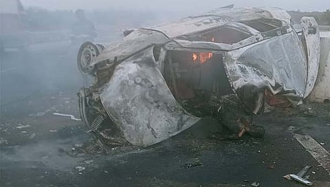 बुलढाणा: समृद्धी महामार्गावर कारचा भीषण स्फोट; तिघांचा होरपळून मृत्यू