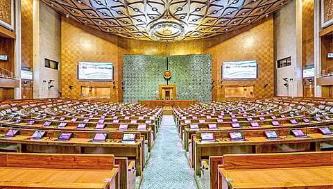 नवीन संसद भवनाला महाराष्ट्राच्या सागवानाची चकाकी