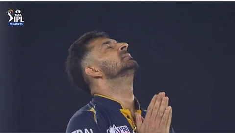 IPL 2023 Mohit sharma | सूर्याला बोल्ड करताच मोहित शर्माने जोडले हात, ‘या’ चेंडूने सामना फिरवला, पाहा व्हिडिओ