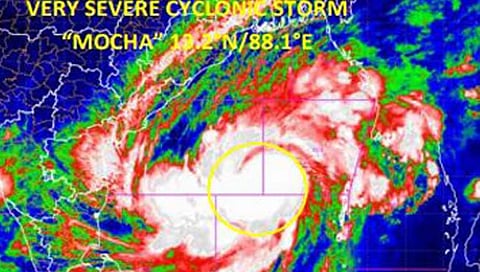 Cyclone Mocha | मोचा बनले अतिशय तीव्र चक्रीवादळ, ‘या’ राज्यांत मुसळधारेचा इशारा, हवामान विभागाकडून अलर्ट जारी