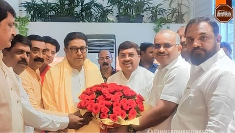 नाशिक : माजी नगरसेवक सुदाम कोंबडे स्वगृही, राज ठाकरे यांच्या उपस्थितीत मनसेत प्रवेश