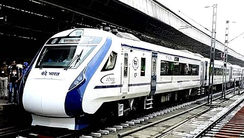 कोकण रेल्वे : वंदे भारत एक्स्प्रेस उद्घाटनाची तयारी