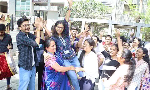 बारावीत यंदा प्रज्ञावंत घटले; गेल्यावर्षीच्या तुलनेत एवढ्या टक्क्यांनी निकाल घटला