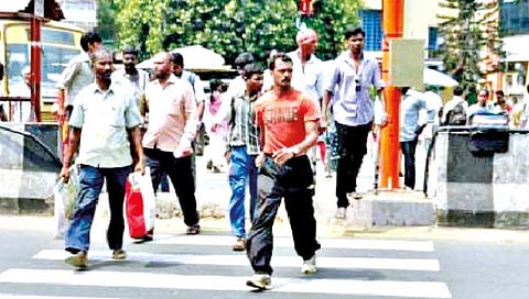 चर्चा ‘राईट टू वॉक’ची