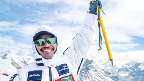 त्याने रचला नवा इतिहास..पाय नसूनही केले एव्हरेस्ट सर