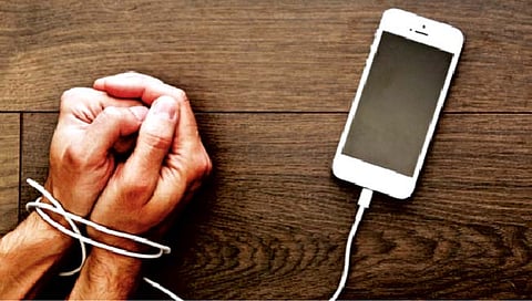 तंत्रज्ञान : ‘नोमोफोबिया’ग्रस्त लोकांचे जग