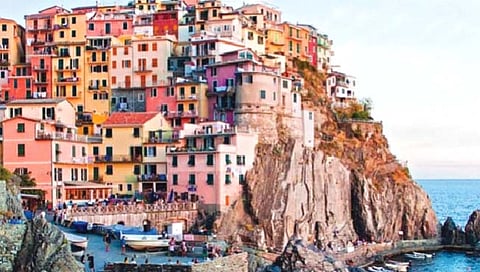 अवघ्या 270 रुपयांत तिने खरेदी केली तीन घरे