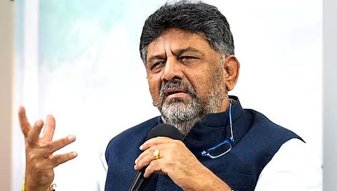 कर्नाटक : आमदाराकडून शिवकुमारांच्या नावे शपथ!