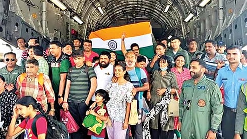 आंतरराष्ट्रीय : पेटलेलं सुदान आणि ऑपरेशन कावेरी