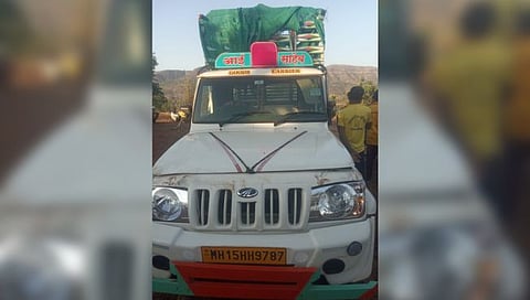 नाशिक : माहेरी गेलेल्या नवरीला आणण्यासाठी गेलेल्या नवऱ्या मुलाच्या गाडीला अपघात; दोन ठार चौदा जखमी