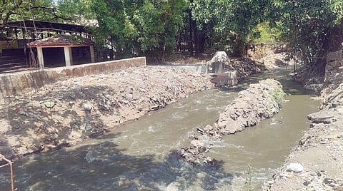 कोंढवा : नालेसफाई कुठे दक्ष, कुठे दुर्लक्ष; भैरोबानाल्याचा वास कोंडलेला!