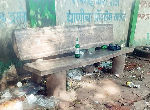 पुण्यातील भोसले क्रीडांगण झाले मद्यपींचा अड्डा!