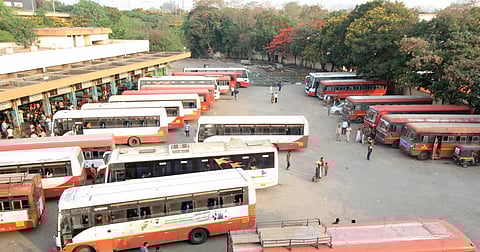 पिंपरीतील वल्लभनगर आगारात गाड्यांसाठी जागा अपुरी