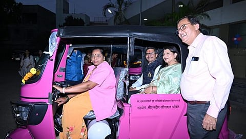 Pink rickshaw : नाशिककरांच्या सेवेत दोन ‘पिंक रिक्षा’ दाखल