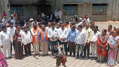 धुळ्यात पाणी प्रश्न पेटला, शिवसेनेच्या ठाकरे गटाचा महानगरपालिकेवर मोर्चा