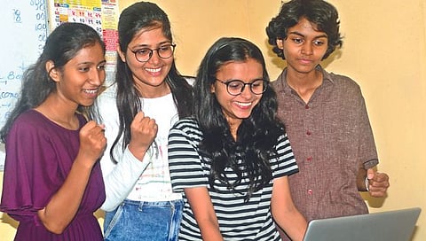 HSC Result 2023 : नाशिक विभागात मुलींचाच डंका, पहा जिल्हानिहाय निकाल…